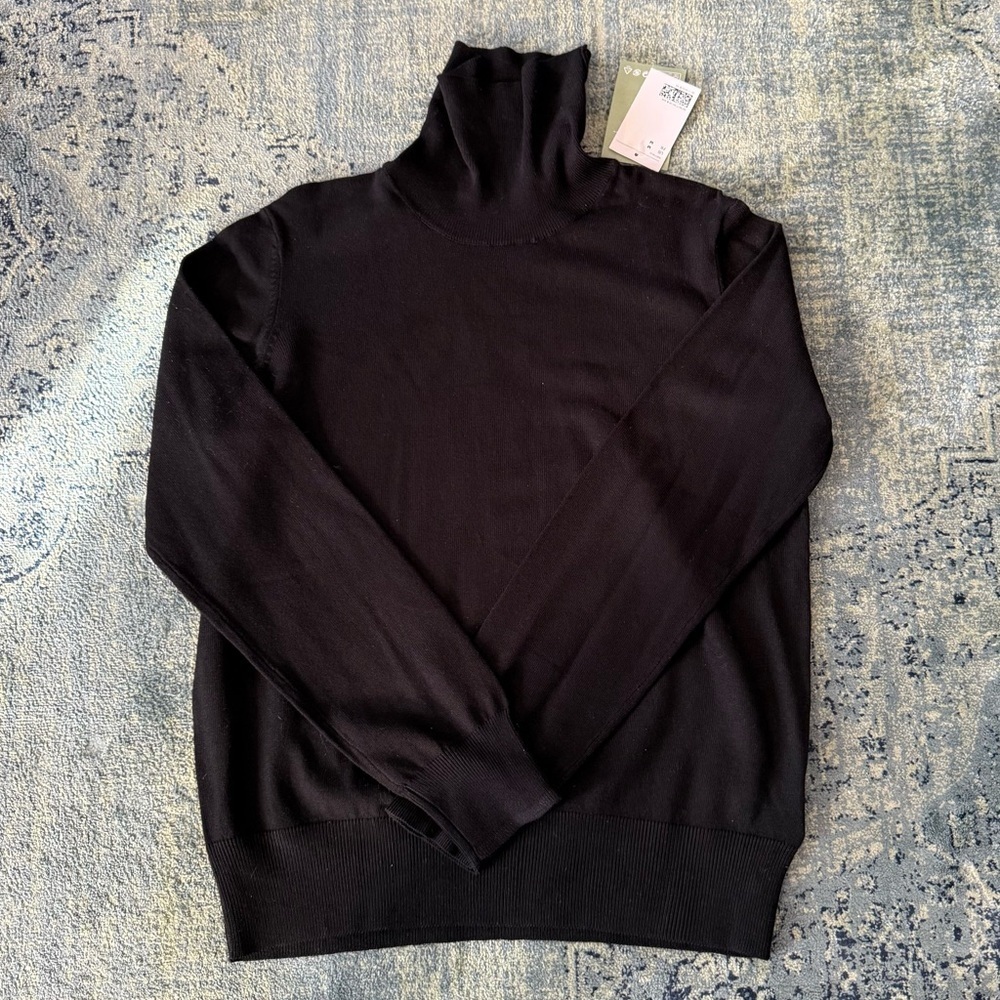 H&M Turtleneck Sweater M